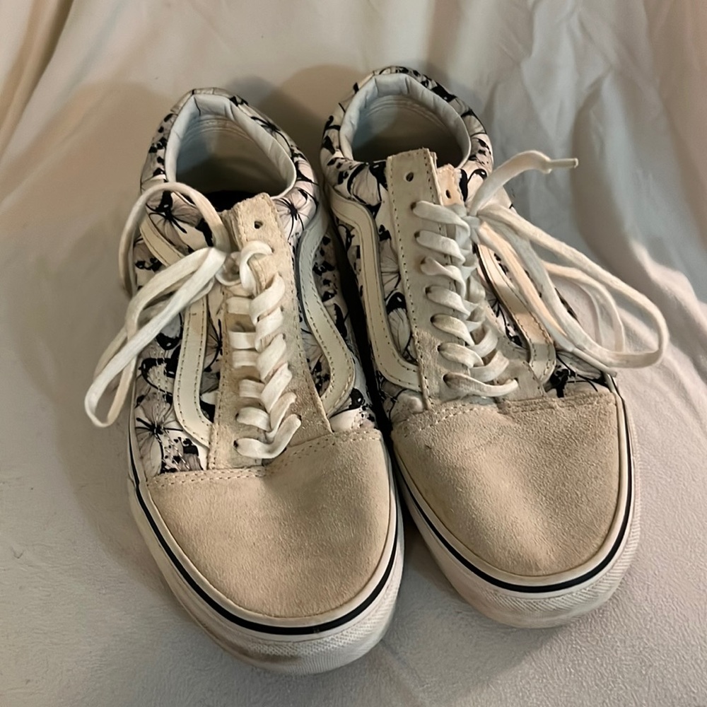 Women’s vans sneakers size 8 white suede and butterfly pattern